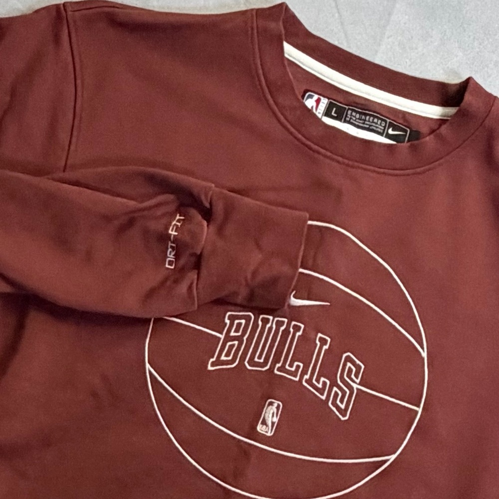 Nike NBA Standard Issue Chicago Bulls Crewneck Sweatshirt Mens Large Tall